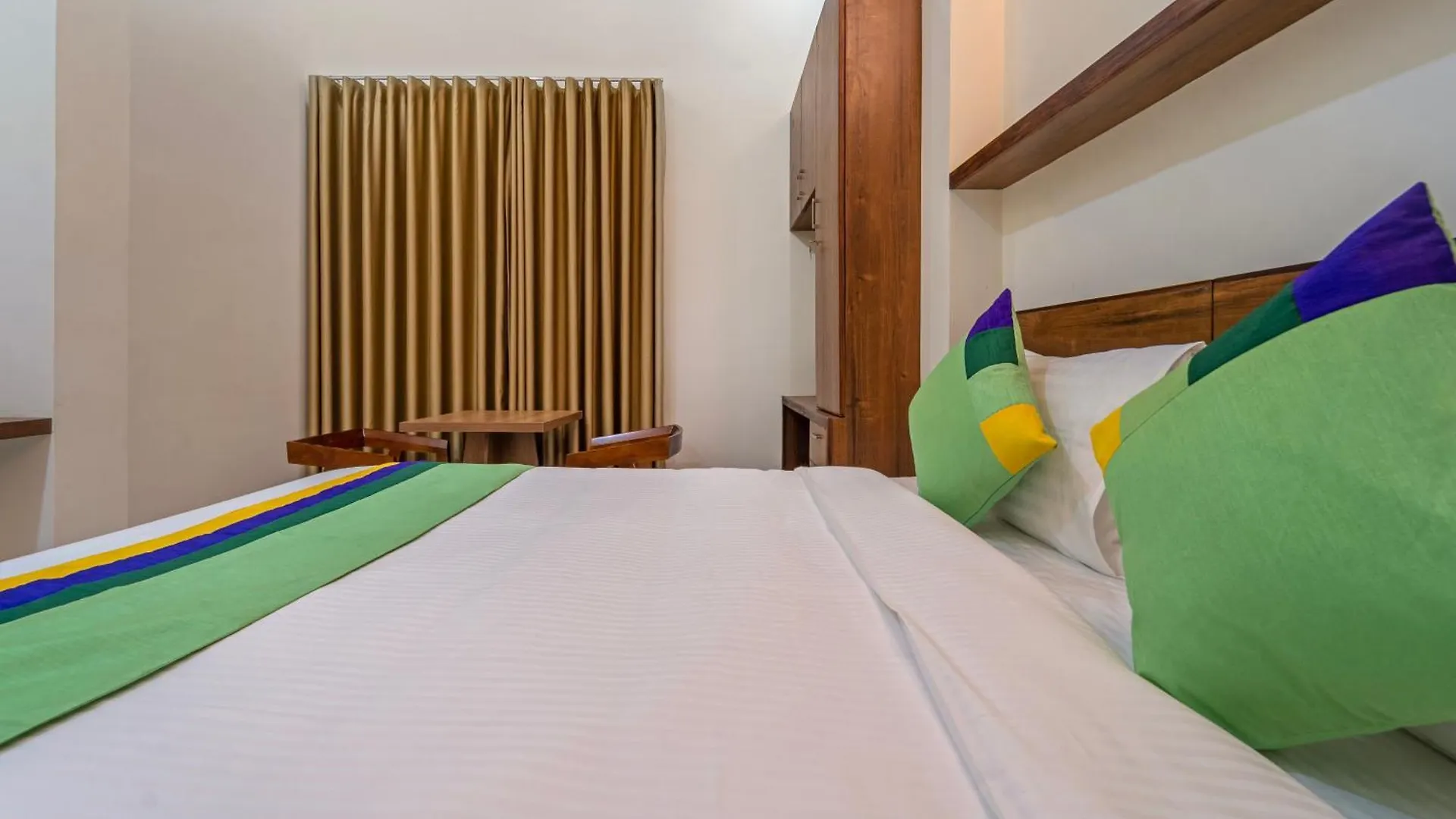 Itsy Hotels Avani Stays, Vyttila, Kochi