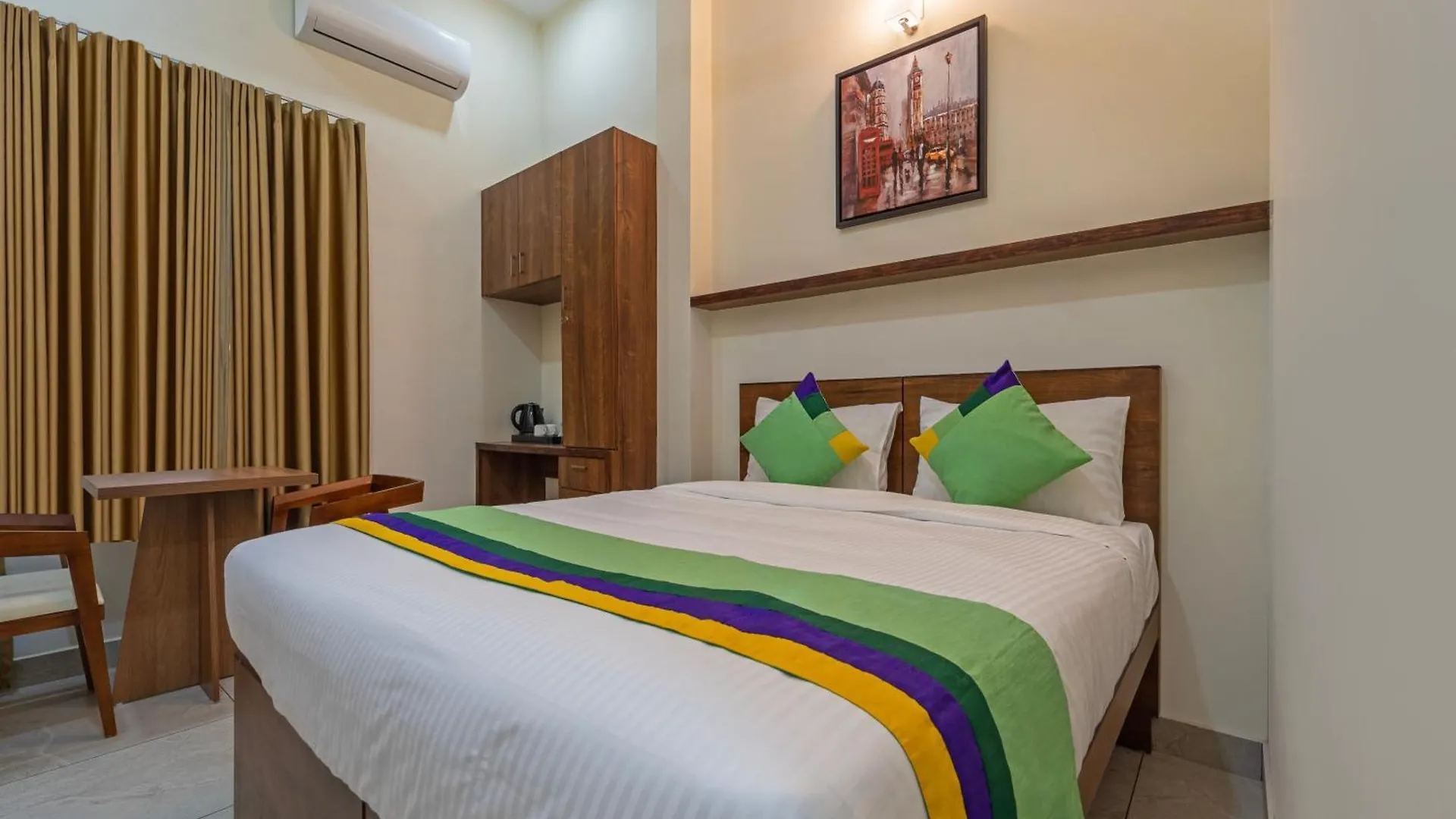 Itsy Hotels Avani Stays, Vyttila, Kochi