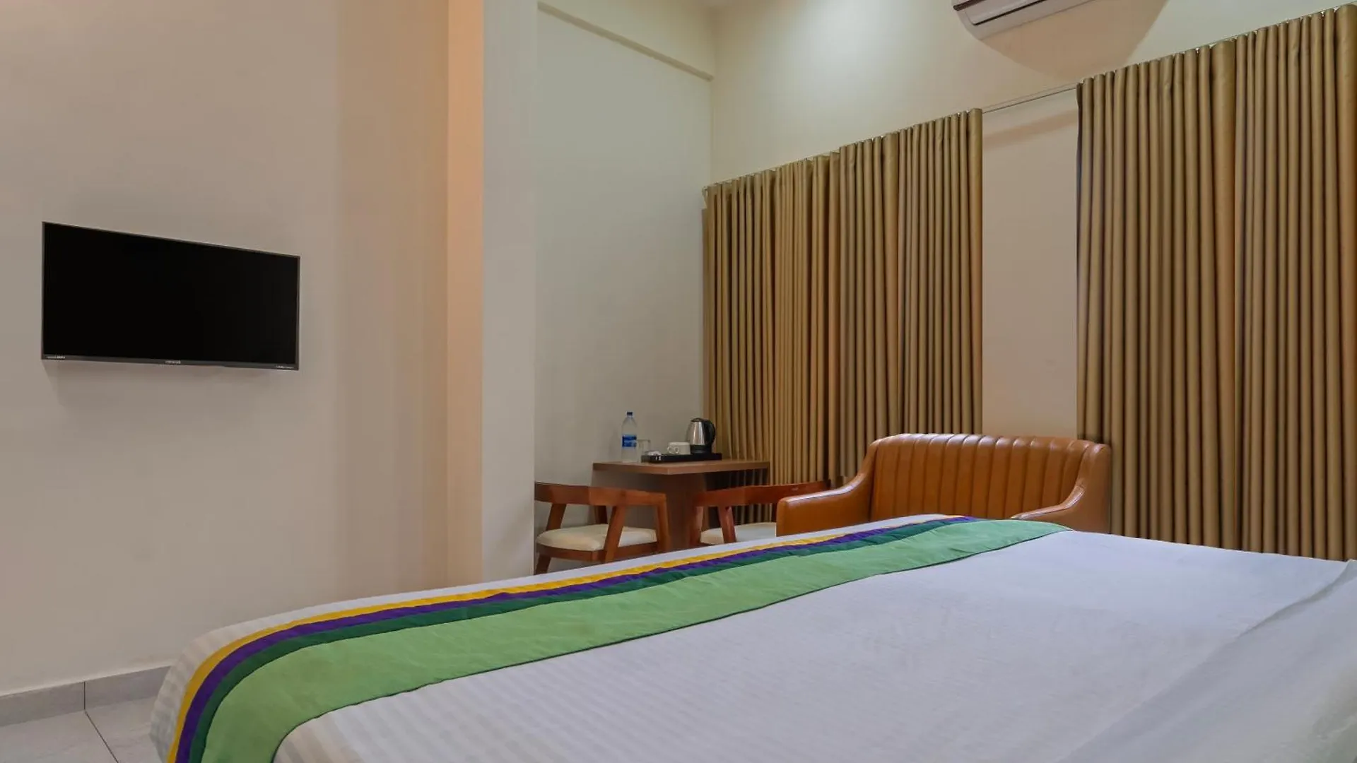 Itsy Hotels Avani Stays, Vyttila, Kochi 3*,