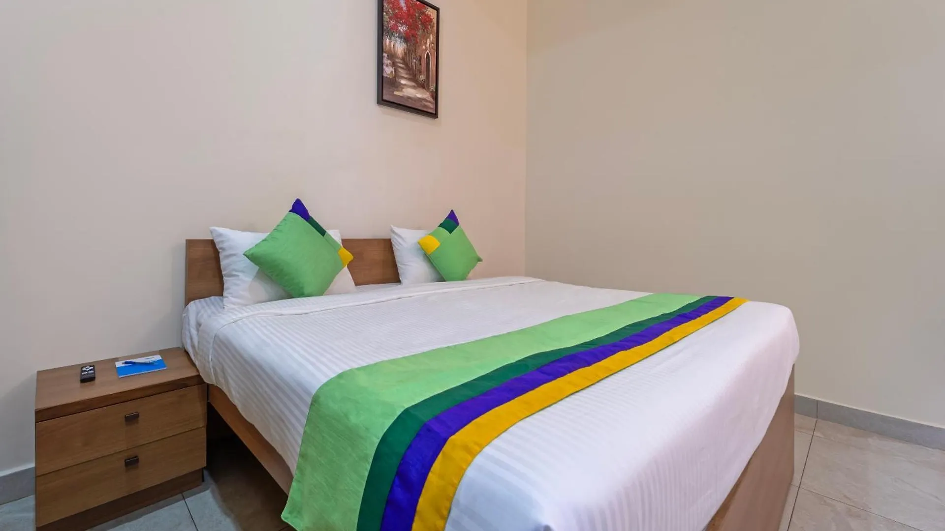 Itsy Hotels Avani Stays, Vyttila, Kochi
