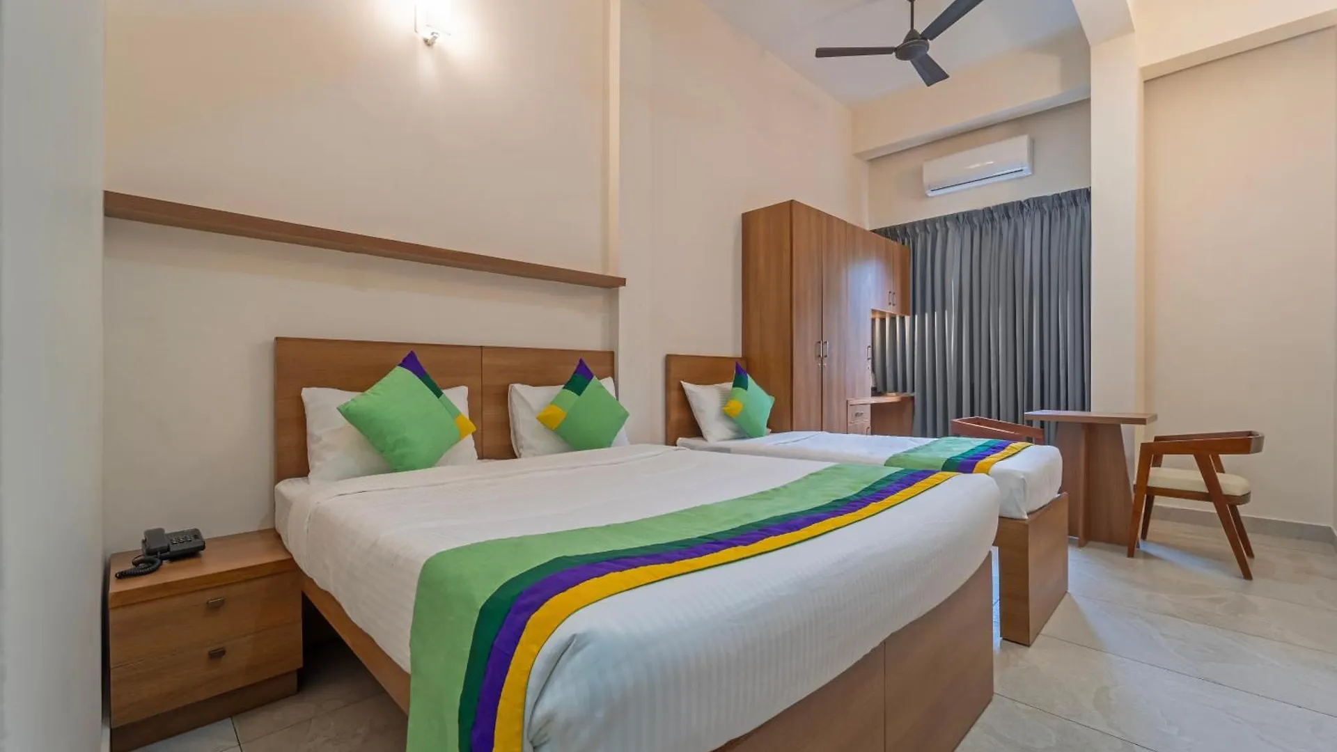Itsy Hotels Avani Stays, Vyttila, Kochi