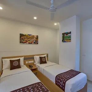Otel Sapphire Club Hub, Kochi
