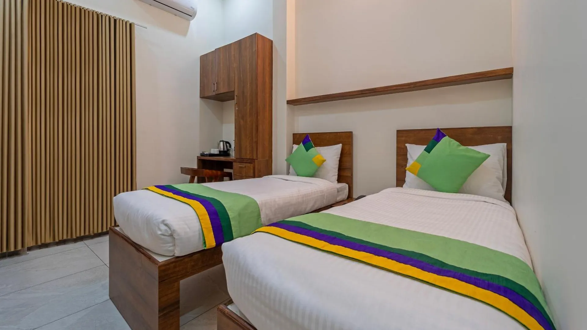 Itsy Hotels Avani Stays, Vyttila, Kochi