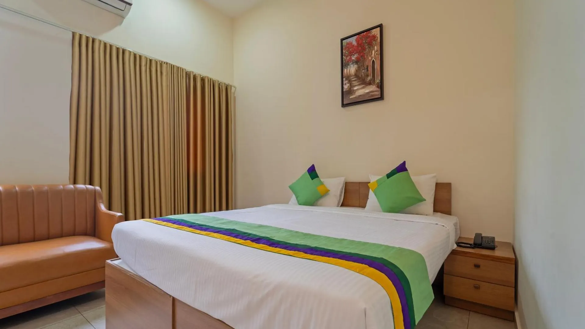 Itsy Hotels Avani Stays, Vyttila, Kochi