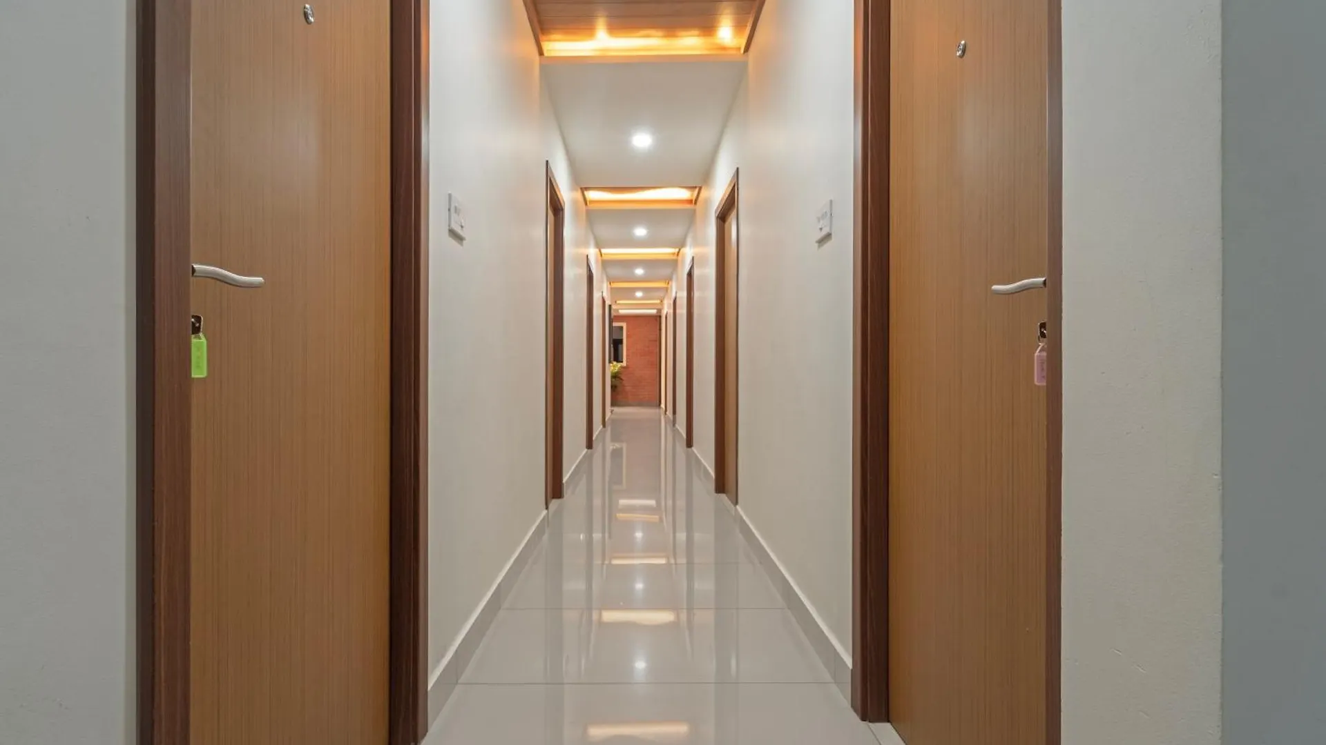 Itsy Hotels Avani Stays, Vyttila, Kochi